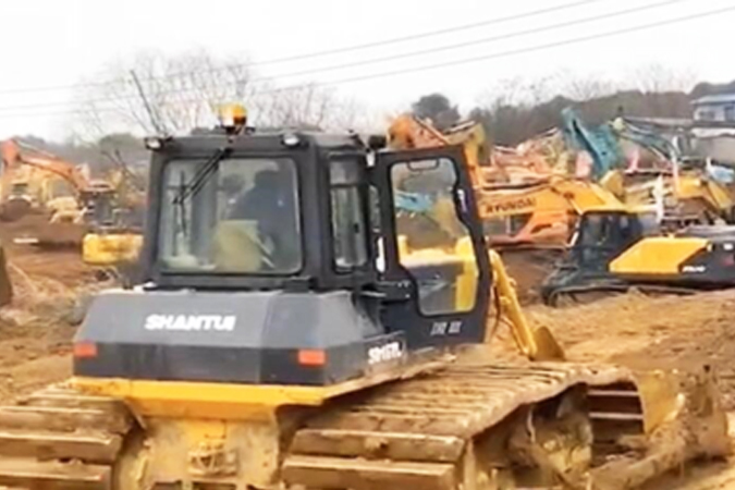 抗擊疫情—2020年山推助力“武漢版小湯山“建設”